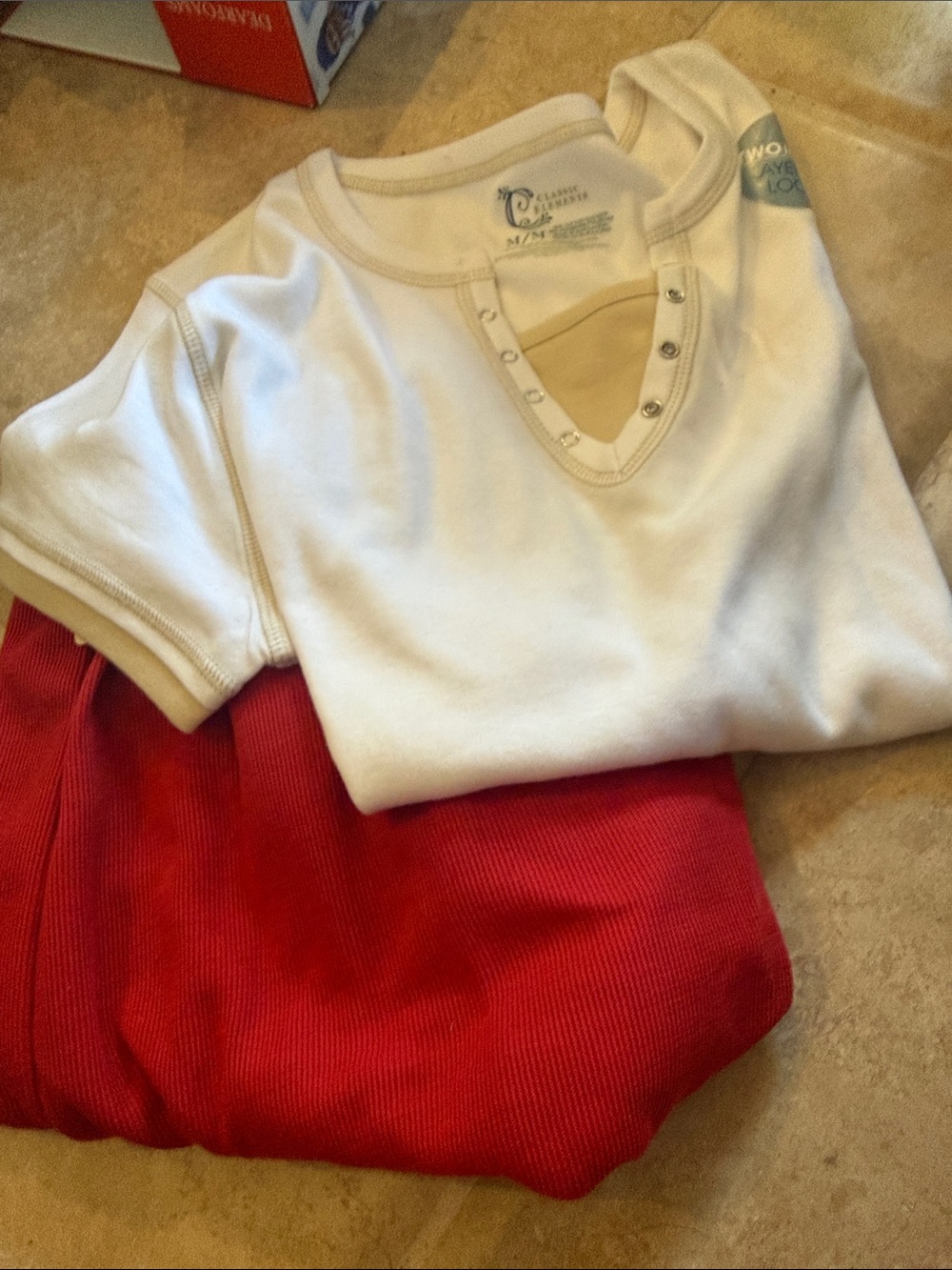 Cherokee White Short Sleeve Top with Snap V-Neck